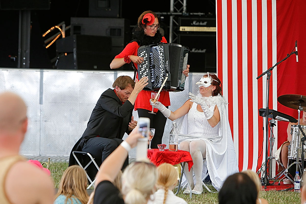 Resan till Apolonien - 2013 - SommarRock Svedala